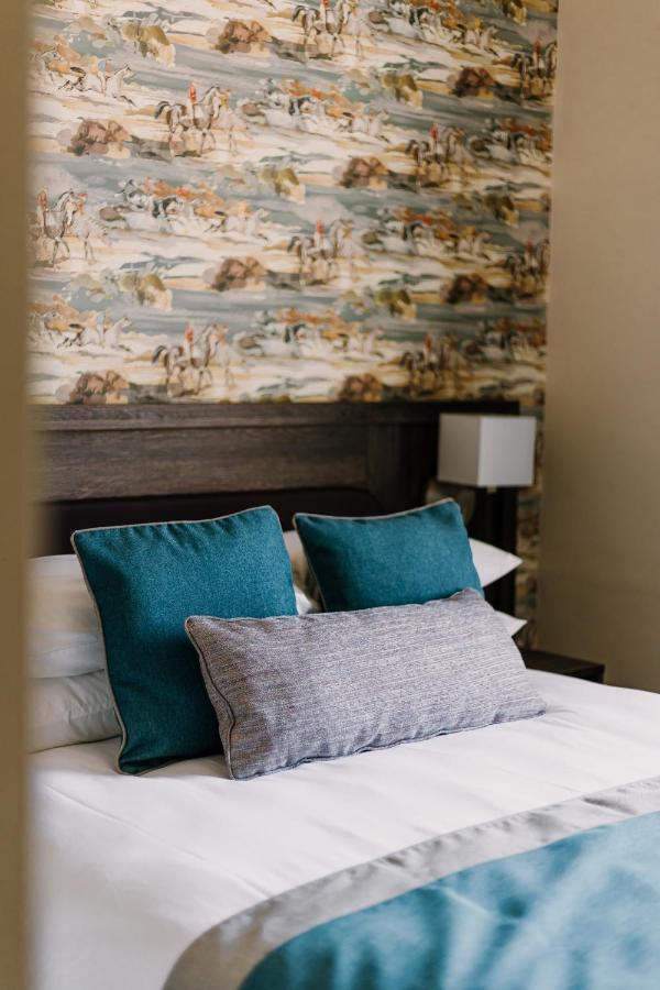 The Bull Hotel Stony Stratford Eksteriør bilde
