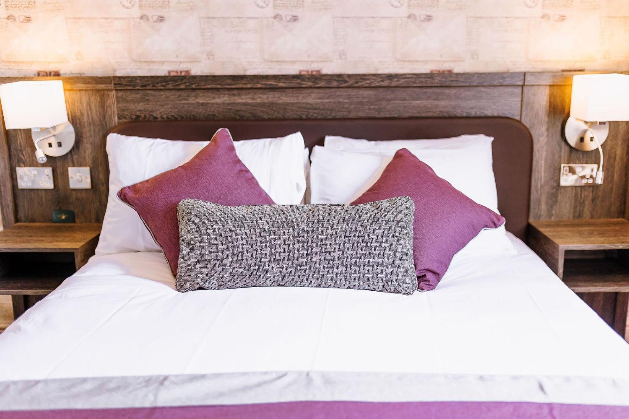 The Bull Hotel Stony Stratford Eksteriør bilde